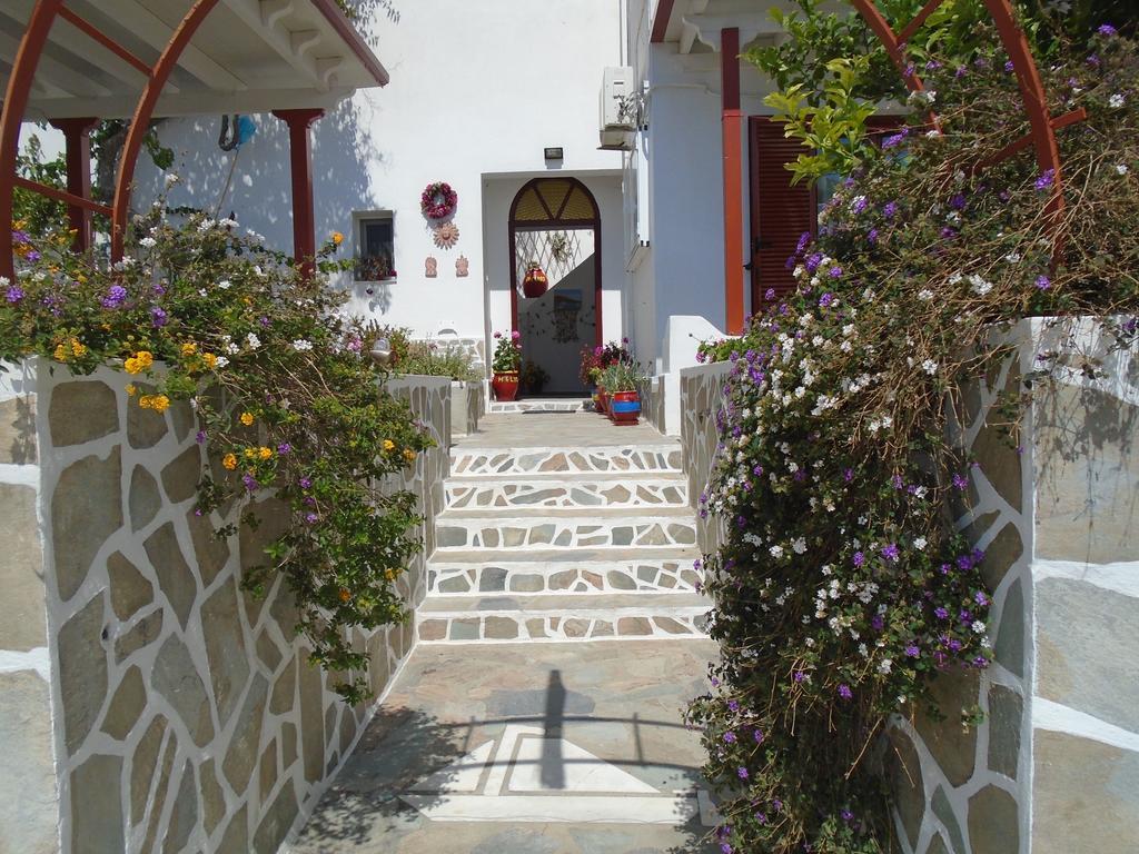 Helios Serifos 利瓦迪奥 外观 照片