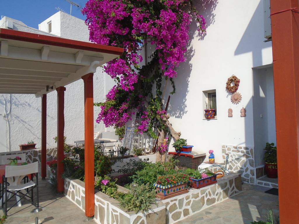 Helios Serifos 利瓦迪奥 外观 照片